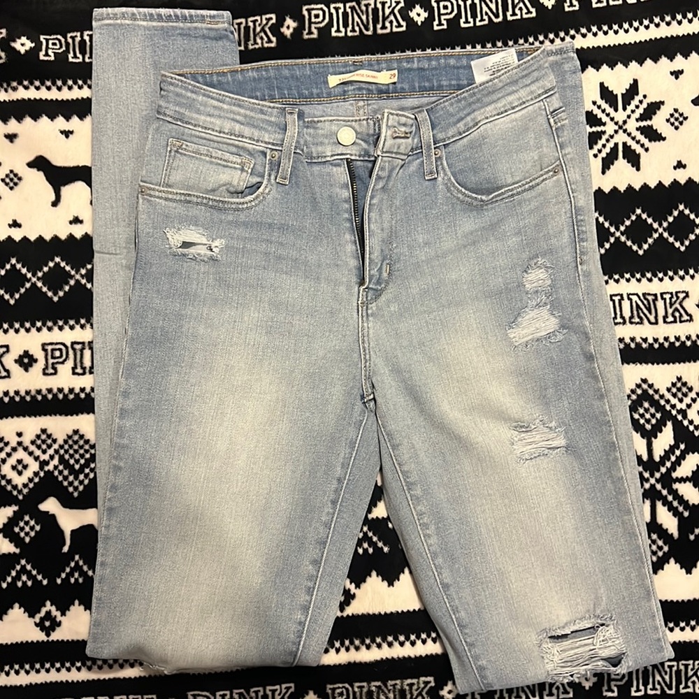 Levi jeans